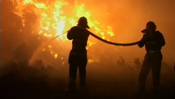 Gest eroic, la 11 ani. Şi-a scos frăţiorul de 5 ani pe geam pentru a-l salva din incendiu