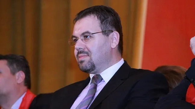 Un senator PSD, umilit de un copil de 10 ani, în cadrul unei emisiuni tv