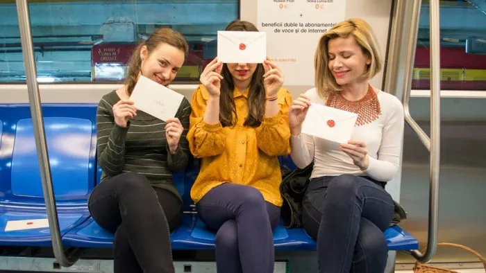 Povestea tinerelor care livrează dragoste la plic
