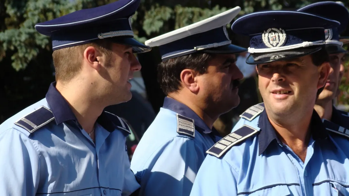 Ce îi avertizează Poliția Română pe românii plecați de acasă de Paște