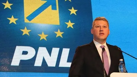 Predoiu: Ponta, spaima Constituţiei! Corupţii să ia mâna de pe Constituţie și să o respecte