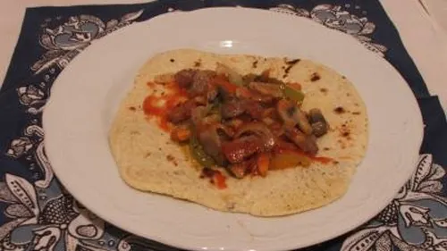 Şaorma tradiţională - Lipia bunicii cu ce ai prin casă