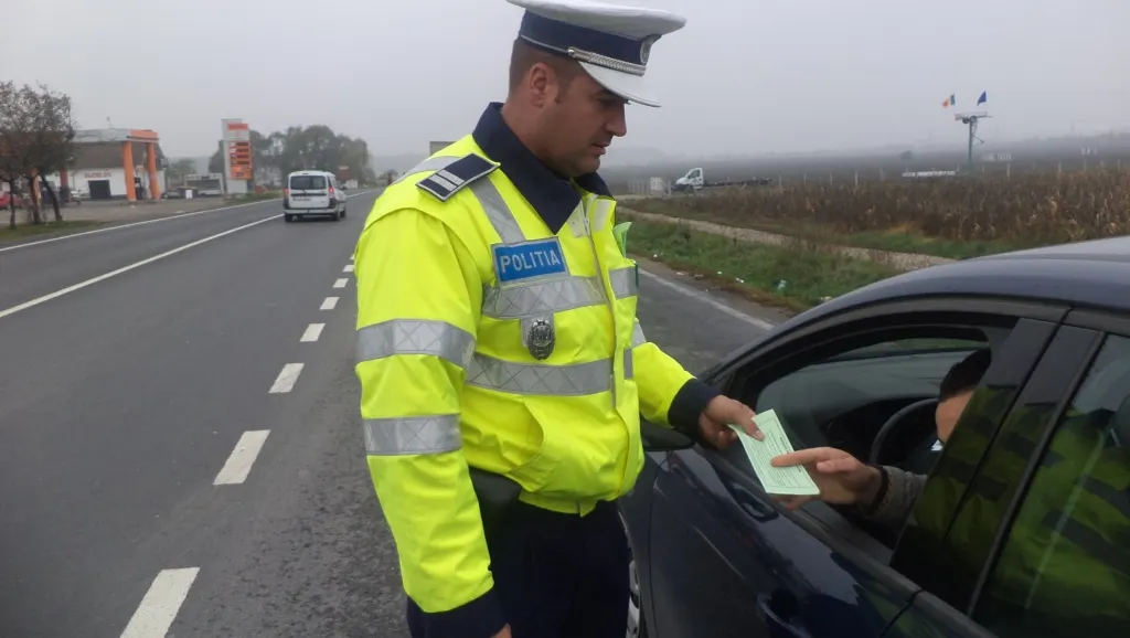 Percheziţii la Poliţia Rutieră Brăila: 26 de poliţişti sunt anchetaţi după ce au primit mită