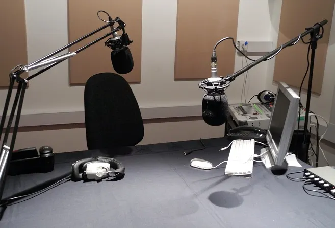 Primul studio de radio mobil din România, într-o dubiță Volkswagen