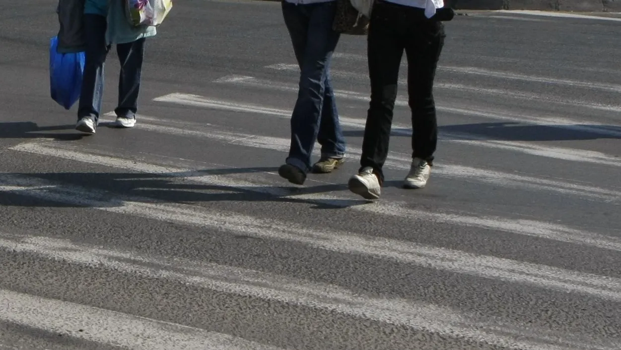 Copil de 4 ani, lovit pe trecerea de pietoni chiar sub ochii mamei sale