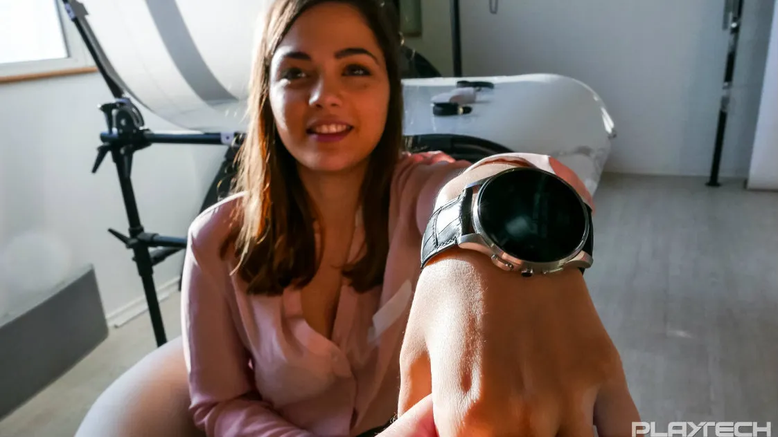 Mai bun decât Apple Watch. Ceasul inteligent conceput de români este fără concurență!