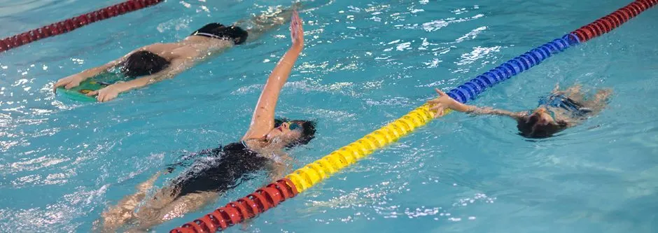 De ce este inotul sportul perfect. Sfaturi de la specialiști