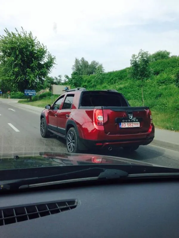 Cum arată Dacia Duster Pick-Up cu dublă cabină