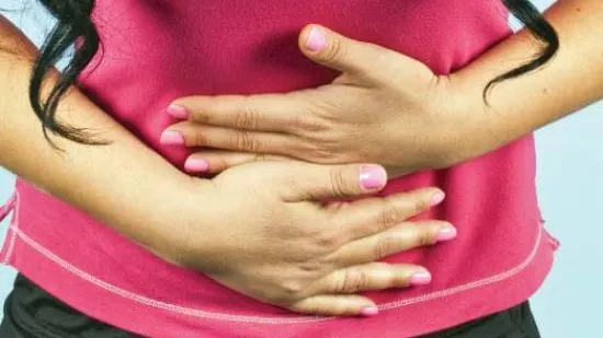 De ce apare, de fapt, balonarea? Iată care este cel mai bun remediu 100% natural