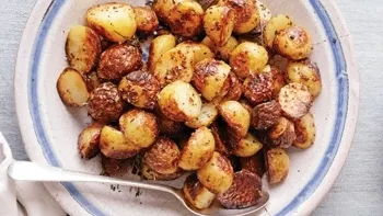 Super-reţetă: Cartofi noi copţi cu glazură de muştar
