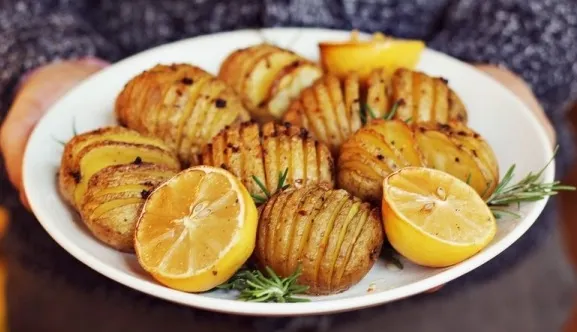 Cum să prepari cartofi acordeon delicioşi