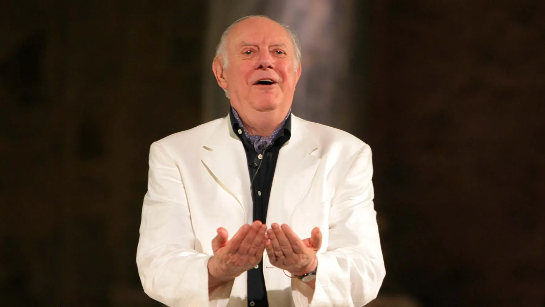 Povestea românului ars de viu de patronul italian, scrisă de un laureat al premiului Nobel