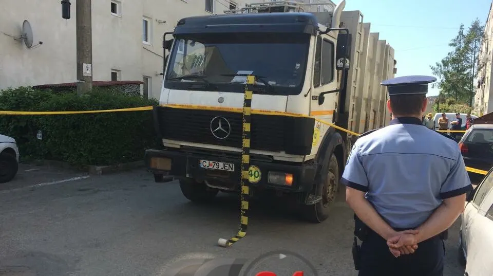Tragedie la Dej: o femeie a fost accidentată mortal de camionul salubrităţii