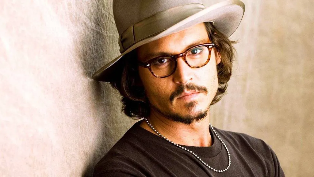 Johnny Depp a ajuns în România. Va susţine un concert pe 6 iunie