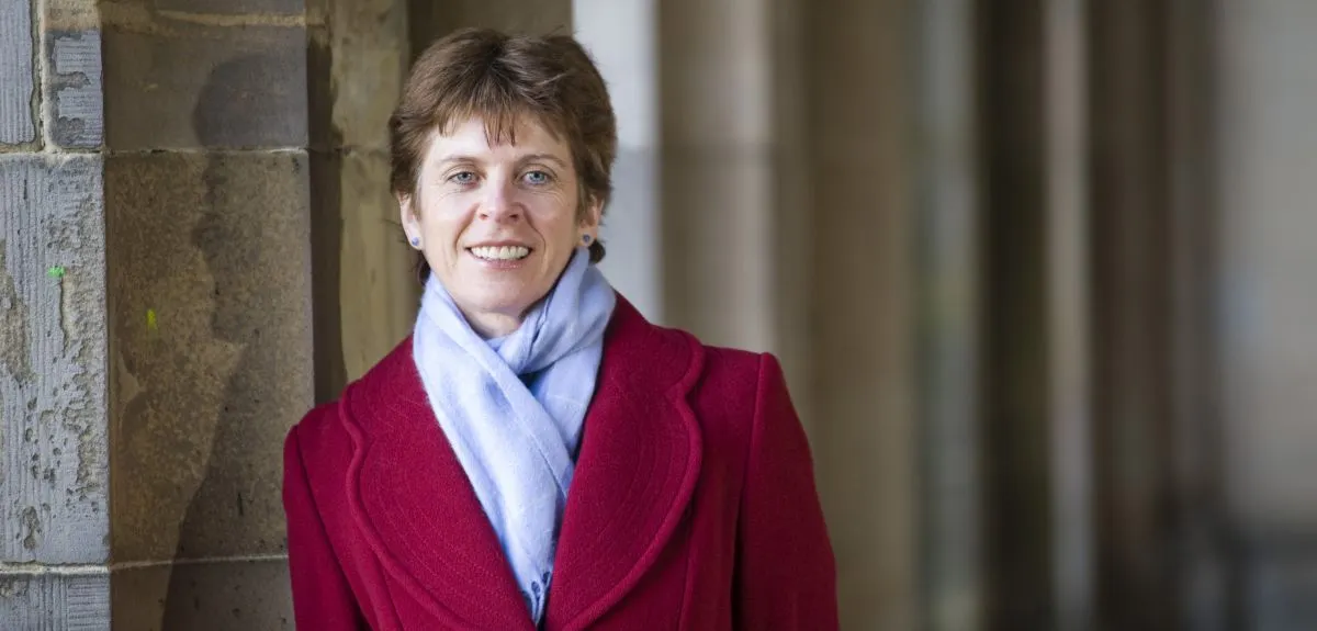 O femeie în fruntea celei mai prestigioase universităţi britanice. Se întâmplă prima dată în istorie