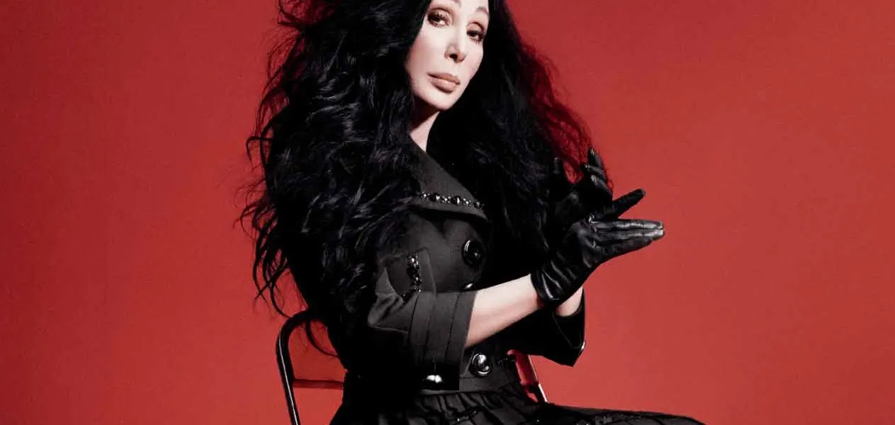 La 69 de ani, o vedetă face furori. A devenit muza creatorului de modă Marc Jacobs