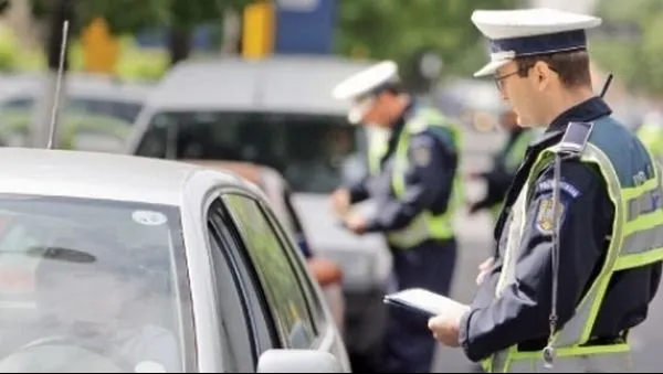 Incredibil! Un poliţist a oprit un şofer în trafic. Ce urmează este desprins din filmele de groază