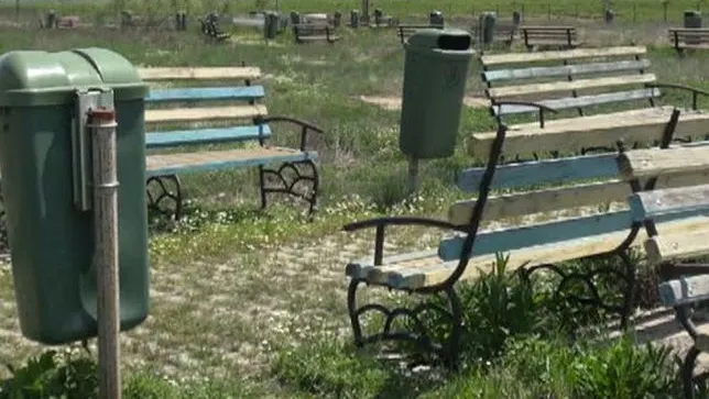 Bizar în România. La cosit în parcuri-fantomă