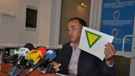 Primarul din Târgu Mureș propune un nou indicator de circulație: cedează trecerea în verde și galben