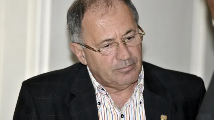 Sorin Roșca Stănescu: Face Băsescu puşcărie pentru fals?