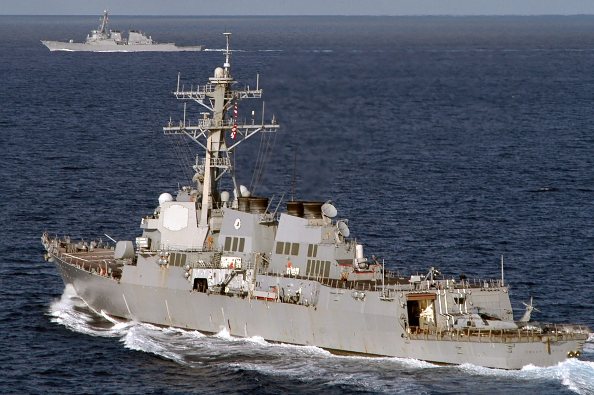 Un distrugător de rachete american ajunge în Marea Neagră. Este a doua navă de război mobilizată
