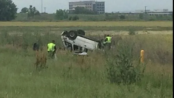 Este emoționant ce face acest polițist american după un tragic accident rutier
