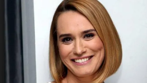 Andreea Esca face furori pe internet cu o reţetă de vară. Cum se face cea mai bună socată