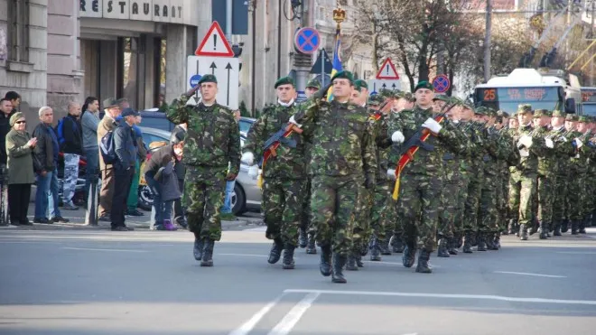 Serviciul militar ar putea să fie reintrodus în România