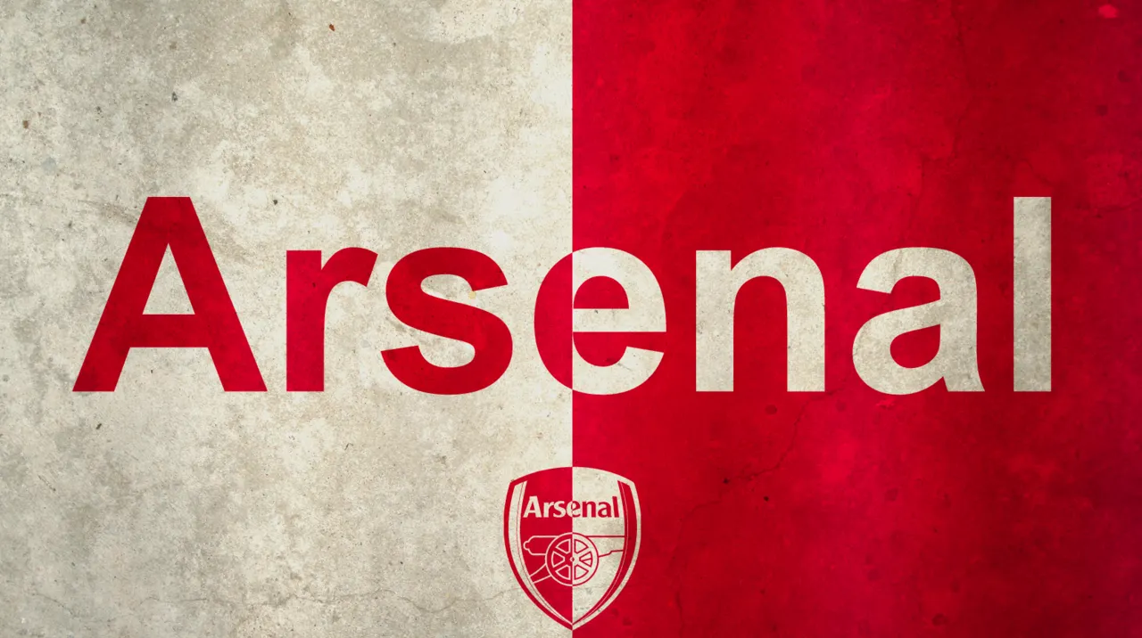 Un fotbalist român a semnat cu Arsenal Londra