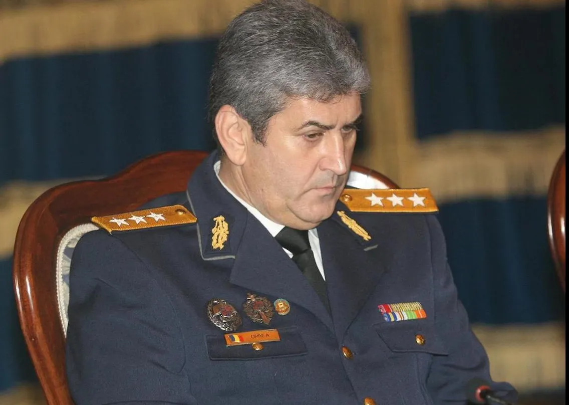 Gabriel Oprea, totul pentru armată! Guvernul a majorat normele de hrană și echipament,tăiate în 2010