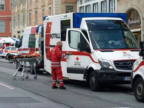 Caz șocant în Austria: un bărbat a intrat cu mașina în mulțime