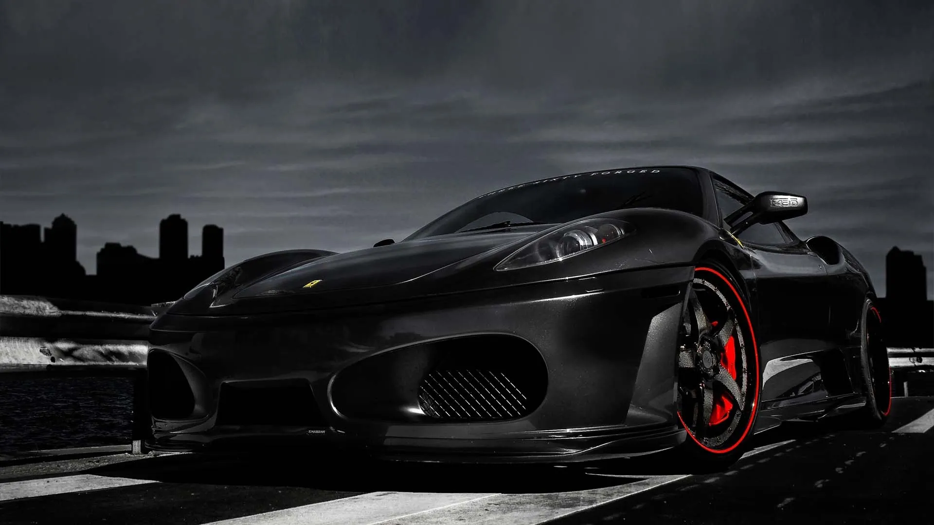 Mașina românească veche de 100 de ani care bate orice Ferrari!