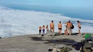 Fotografia despre care localnicii cred că a declanşat cutremurul din Malaezia. Turiştii, reţinuţi 