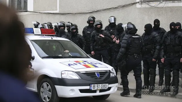 Percheziţii de amploare în Braşov şi Făgăraş, pentru evaziune fiscală. Soţul Alinei Bica, la DIICOT