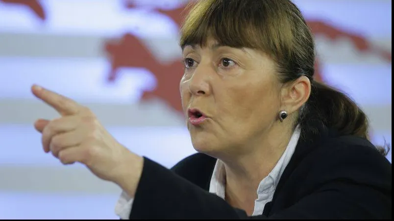 Monica Macovei, despre decizia CCR: "Problema e retroactivitatea. Se aruncă în aer niște dosare"
