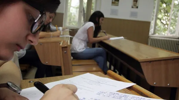 Rezultate Evaluare Naţională 2015 Edu.ro. Află aici notele din București și toate județele