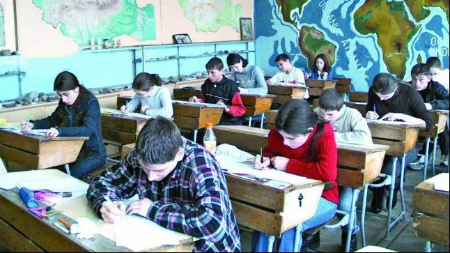 Prea mulţi elevi abandonează şcoală. Cum vrea Guvernul să reducă acest fenomen