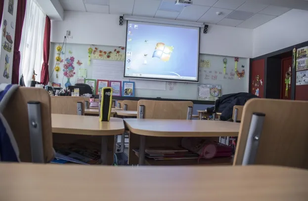 Guvernul majorează salariile personalului nedidactic din educaţie cu 12%