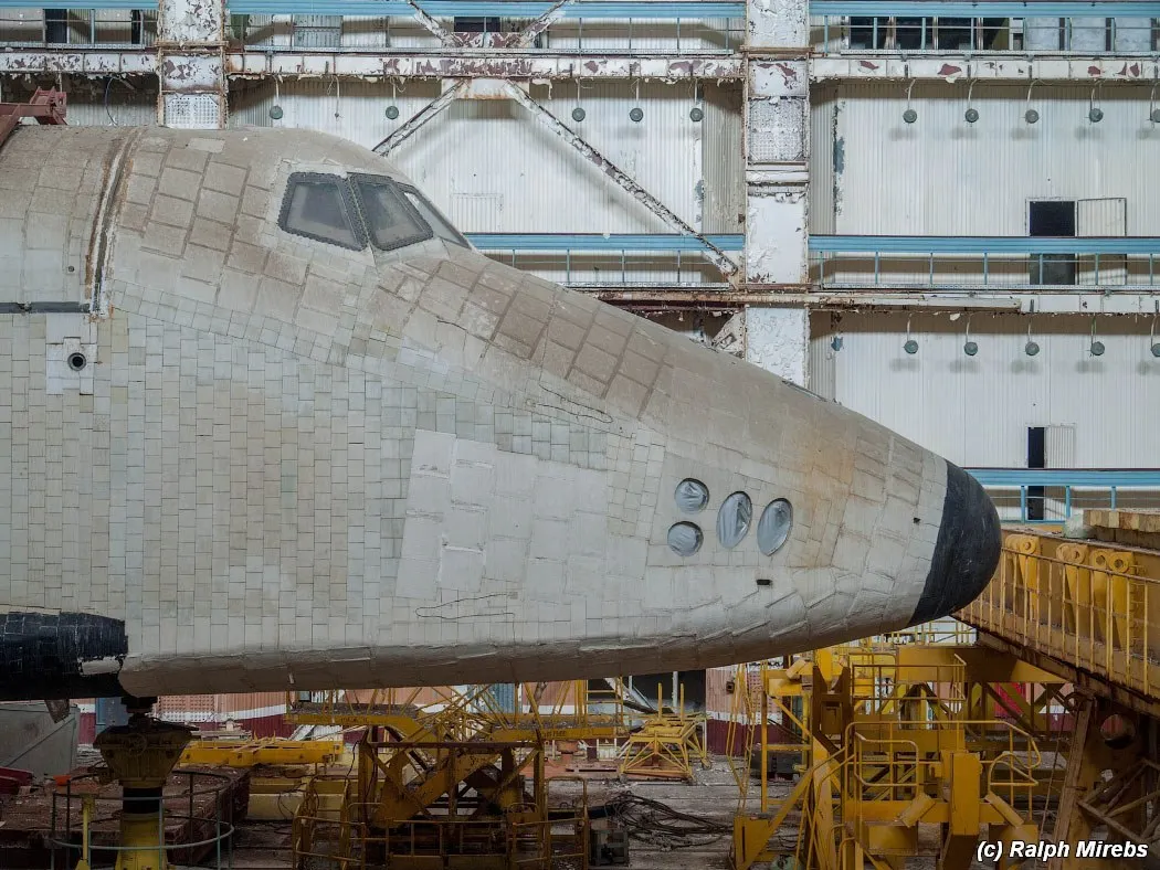 Imagini uluitoare cu o navă spațială a URSS uitată într-un hangar