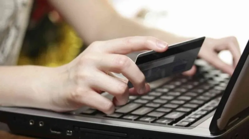 Fraudă în numele ANAF. Românii, înșelați pe mail să plătească taxe fictive