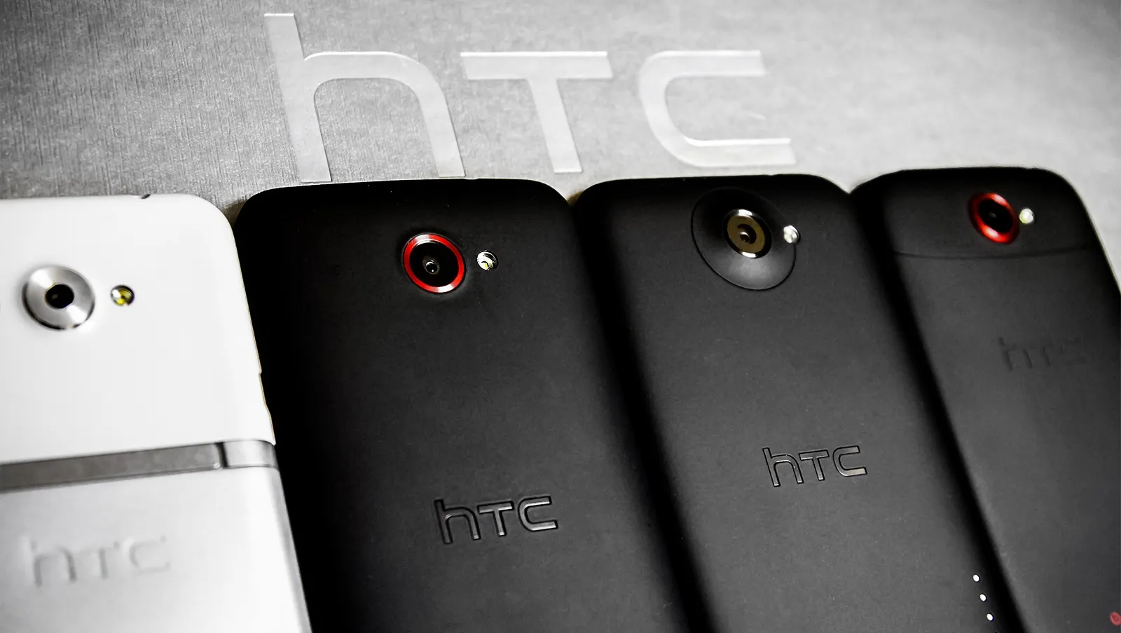 Cele mai bune promoții eMAG la telefoane mobile HTC și accesorii