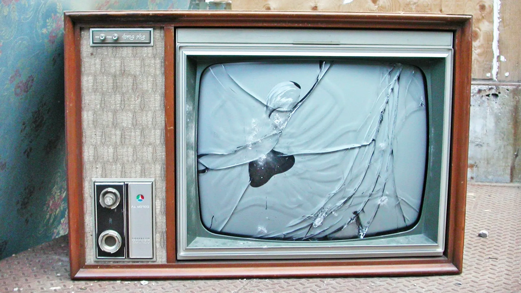 Topul televizoarelor pe care să le cumperi în această vară!