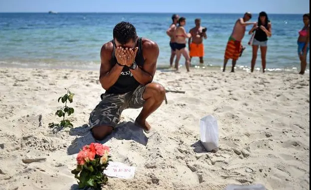 Detaliu șocant din atentatul din Tunisia: musulmanii au făcut scut uman în jurul turiștilor