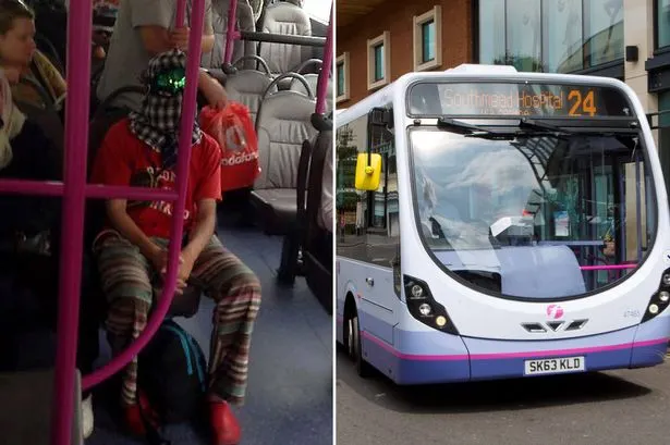 S-a urcat într-un autobuz din Bristol deghizat în jihadist. Ce a urmat a ajuns viral pe Internet
