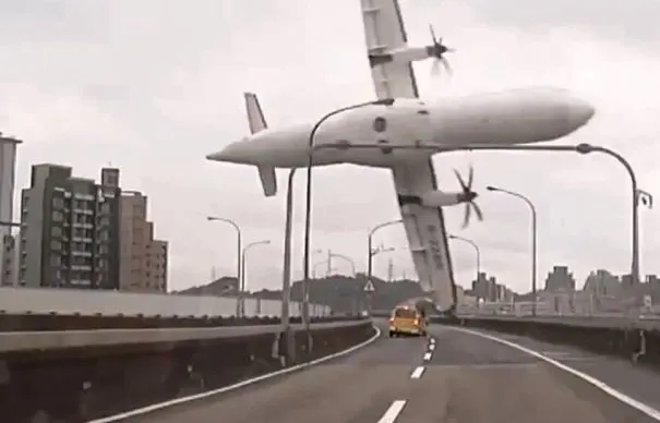 Avionul prăbușit în Taiwan. Greșeala fatală a pilotului care a dus la decesul a 43 de oameni