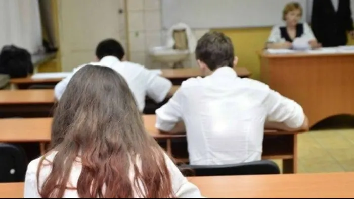 BACALAUREAT 2015: Sesiunea de toamnă începe astăzi. Variante de subiecte la limba română