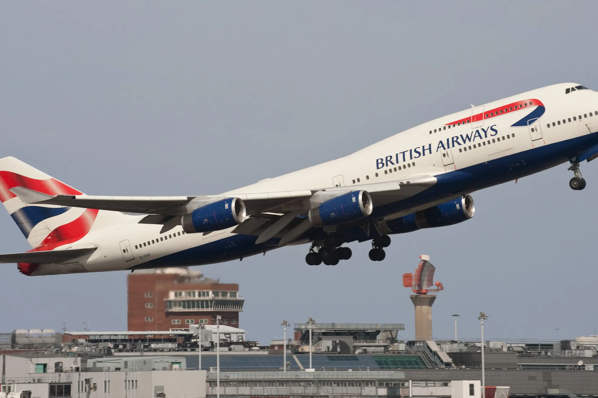 La un pas de tragedie! Ce au păţit cei 163 de pasageri ai avionului ce zbura de la Paris la Londra