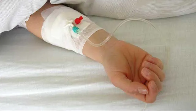 Bolnavii de cancer sunt disperaţi. Un medicament vital lipseşte din spitale