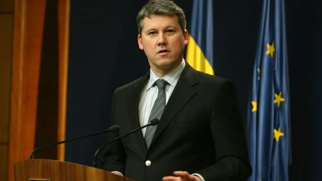 Predoiu: Îl somez pe Victor Ponta să își măsoare cuvintele. Sabotează interesele României