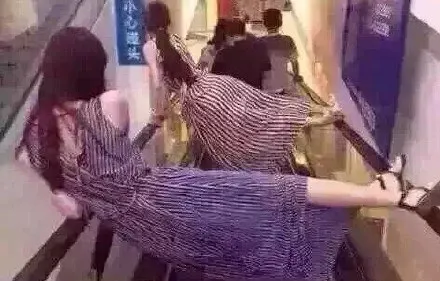 Imagini greu de înțeles. De ce merg chinezii așa pe scările rulante. Explicația e uimitoare